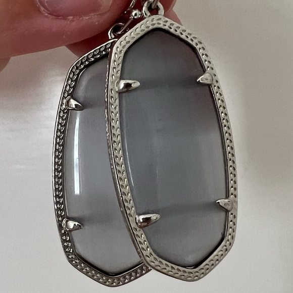 Kendra Scott Jewelry - Kendra Scott Elle silver drop earrings